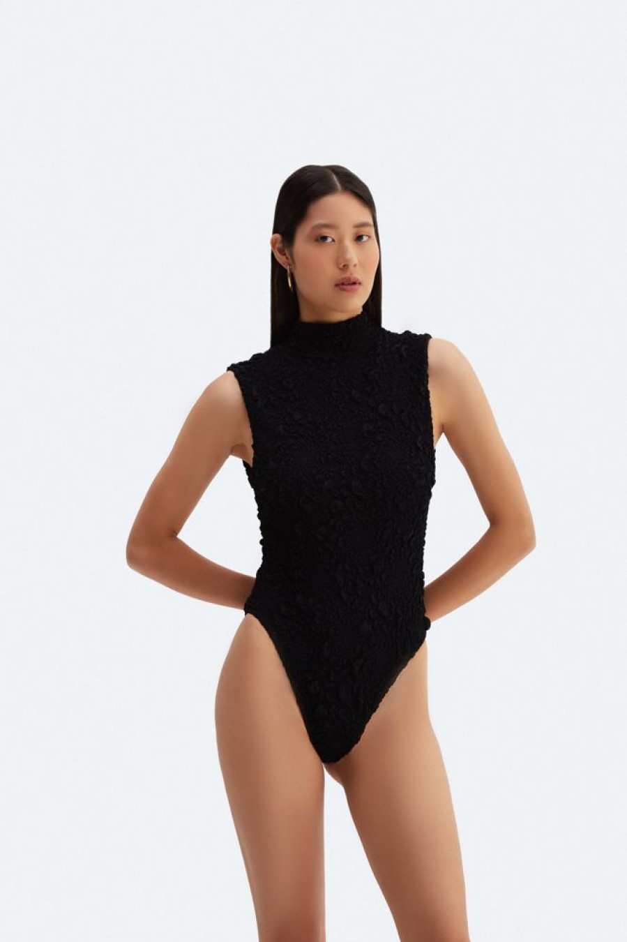 One Pieces Oitici | Ouro Turtle Neck One Piece